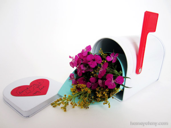 Mini mail box with flowers