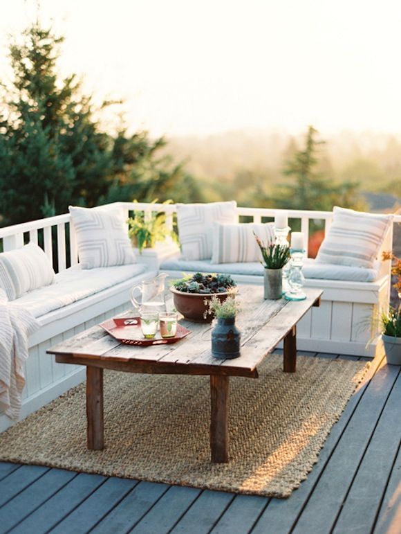 Outdoor deck