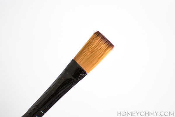 Flat head paintbrush