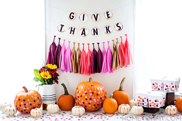 Friendsgiving Table with DIY decor