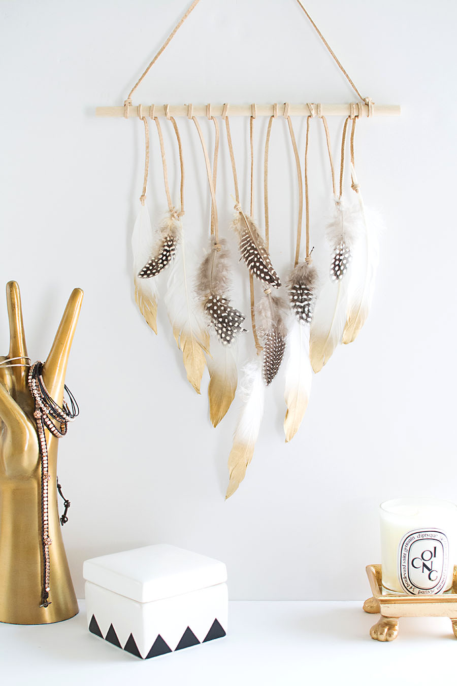 feather wall hanging DIY