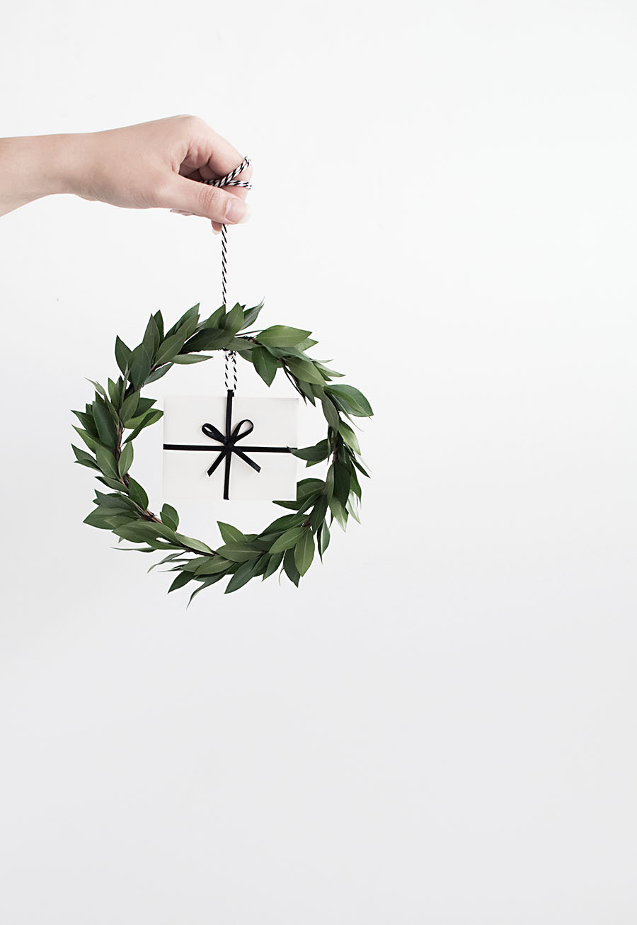 DIY Gift card mini wreath