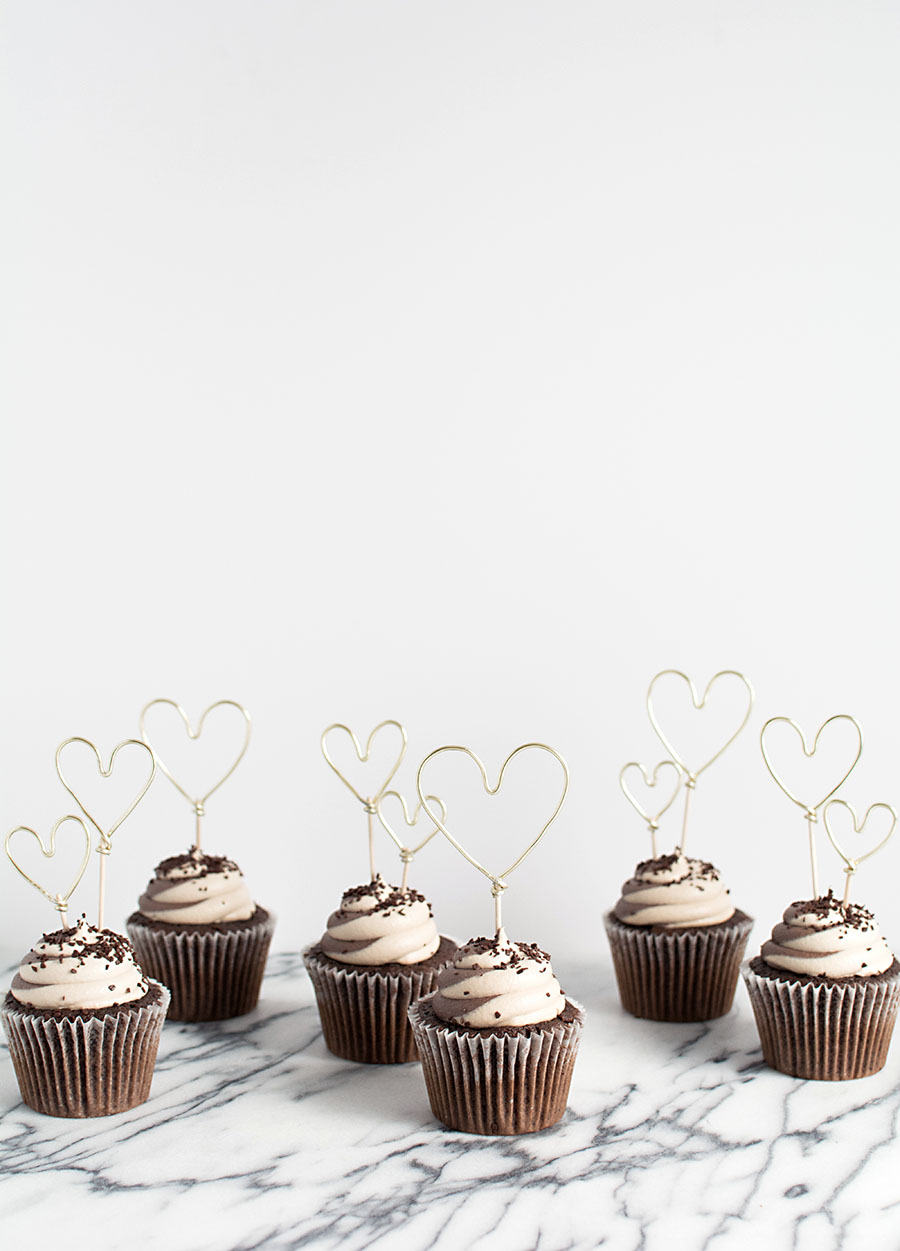DIY Gold Wire Heart Cupcake Toppers