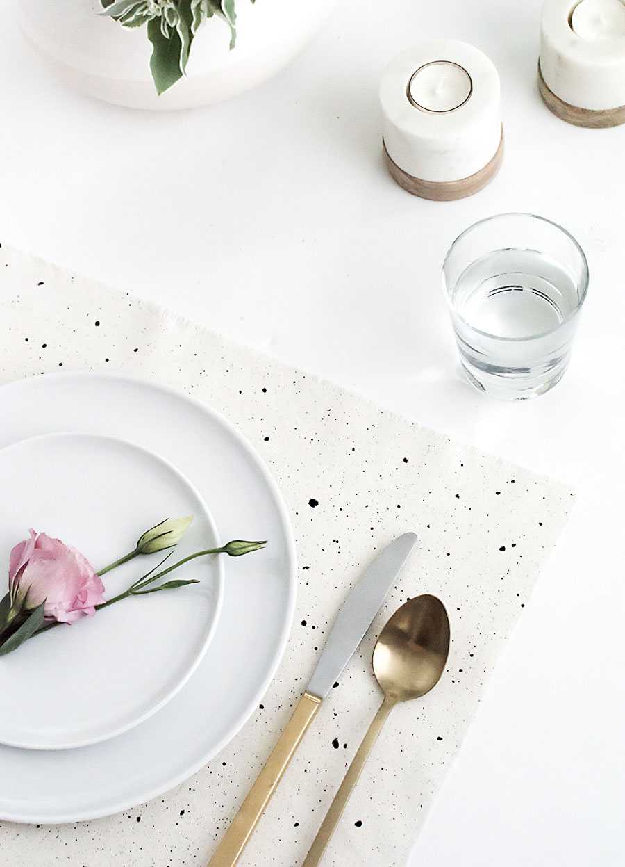 Speckled Placemats- DIY