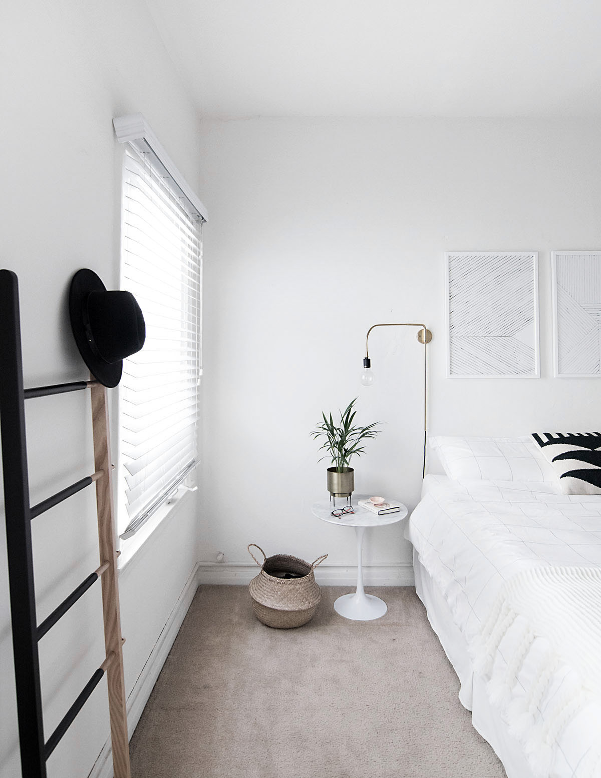 simple minimal bedroom-2-2